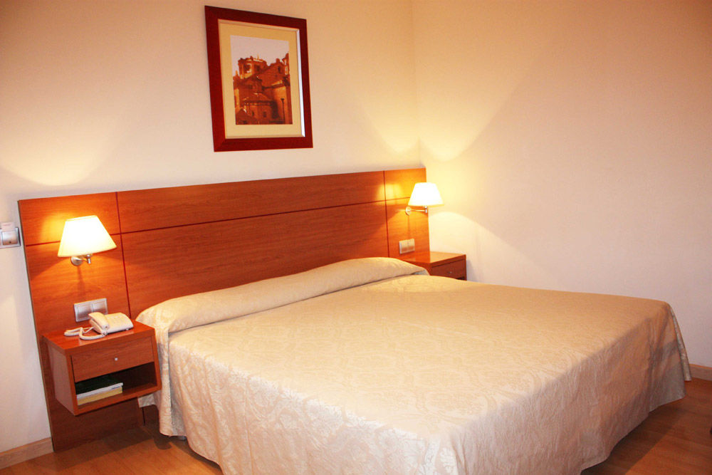Hotel Palacios Alfaro Room photo